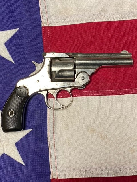 Harrington&Richardson Auto Ejecting Double Action Revolver in cal. 38