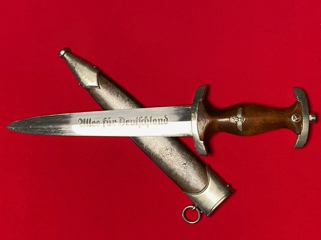 An early SA Dagger by Aesculap of Tuttingen