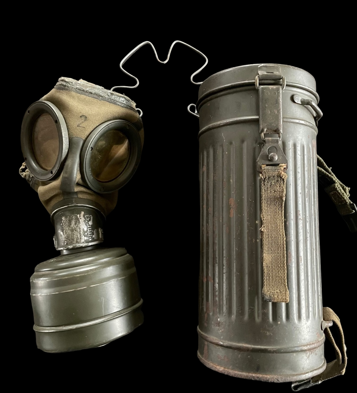 GERMAN WWII M30 GASMASK WITH CANISTER NAMED TO UNTEROFFIZIER BONGARTZ