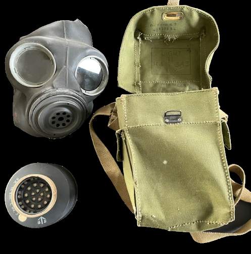 BRITISH WWII LIGHTWEIGHT GASMASK AND CARRIER COMPLETE, NAMED, 1942